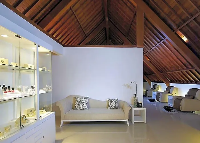 Hotel Angel - Luxurious Living 4*